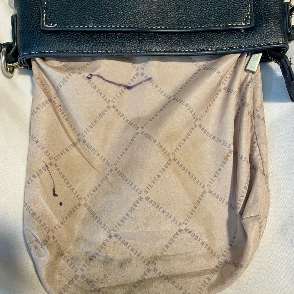 *EUC* Steve Madden Crossbody Bag - Black - SM Logo - Leather - 9.5” x 9” x 2.5” - Picture 11 of 14